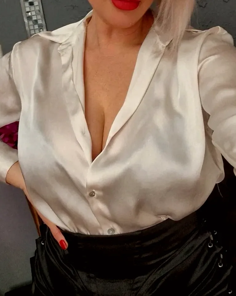 Amina, 36