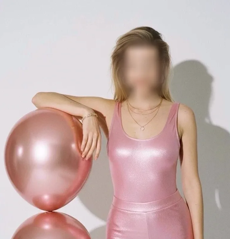 Clara, 33