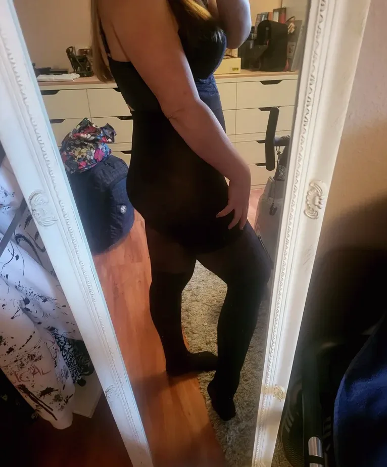 Emilie, 27